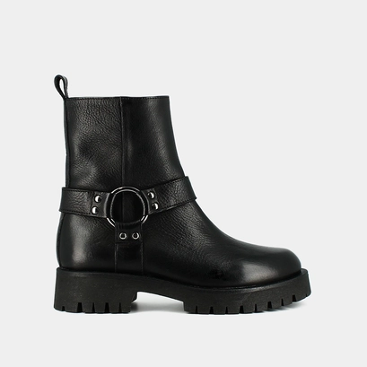 Boots with straps and notched soles in black grained leather | regina