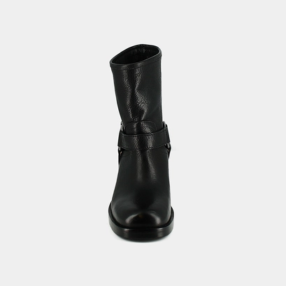 Buckle boots in black grained leather | riga