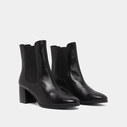 Boots with heels and elastic in black leather | alderic