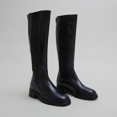 High boots in black leather | peggie