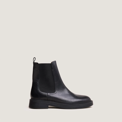 Round-toe lowboots in black leather | agen