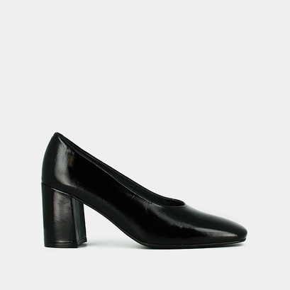 Pointed-toe pumps in shiny black leather | delaware