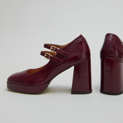 Babies with double straps and platforms in burgundy pleated patent | verite
