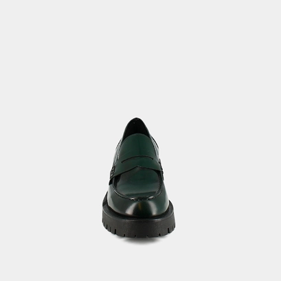 Moccasins with notched soles in glazed green leather | rimana