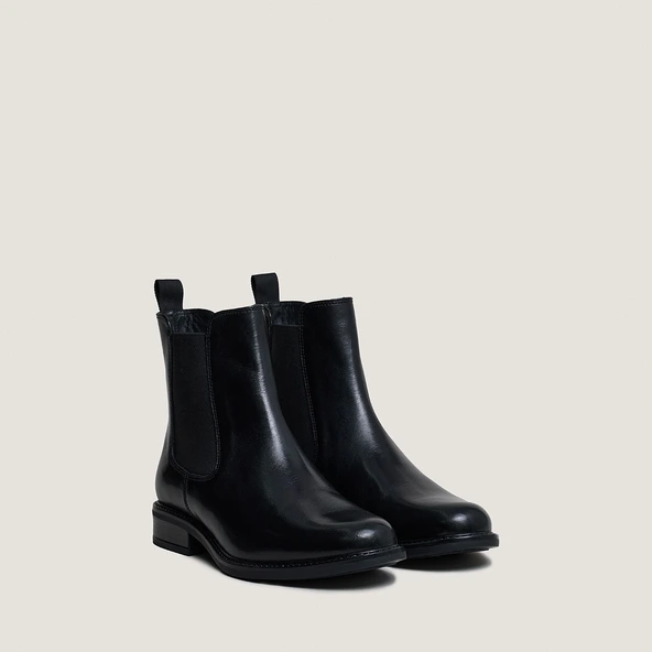 Round-toe boots in black leather | AUDRY