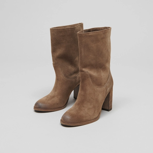 Boots with heels and oval toes in cognac suede | FRANCINE
