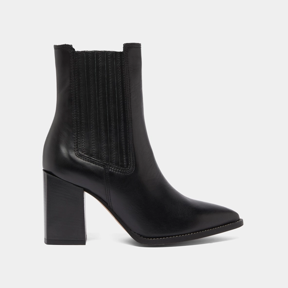 Ankle boots with heels and pointed toes in black leather | PERLINE