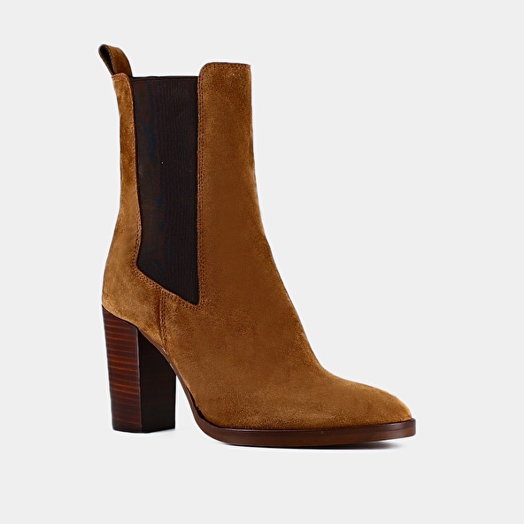Pointed toe and elastic boots in cognac crust | Jonak