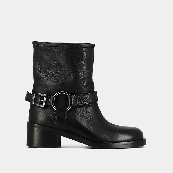 Buckle boots in black grained leather | RIGA