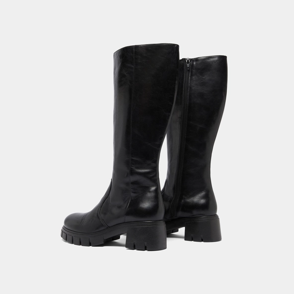 Boots with notched soles in black leather | ANTONIN