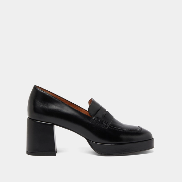 Heeled loafers with rounded tips in black leather | VOLTURA