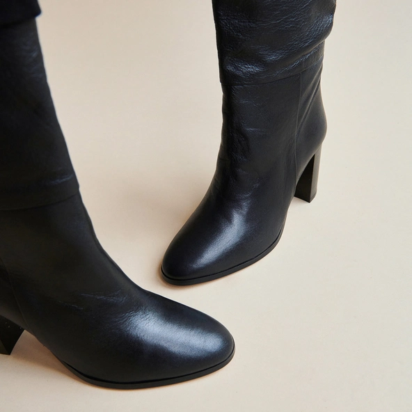 Pointed boots in burgundy leather and velvet | VANNES
