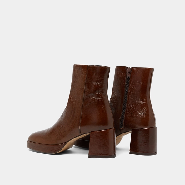 Square-toe boots in aged brown leather | VANVES