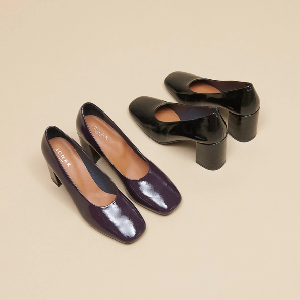Pointed-toe pumps in shiny black leather | DELAWARE