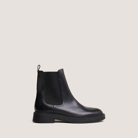 Round-toe lowboots black