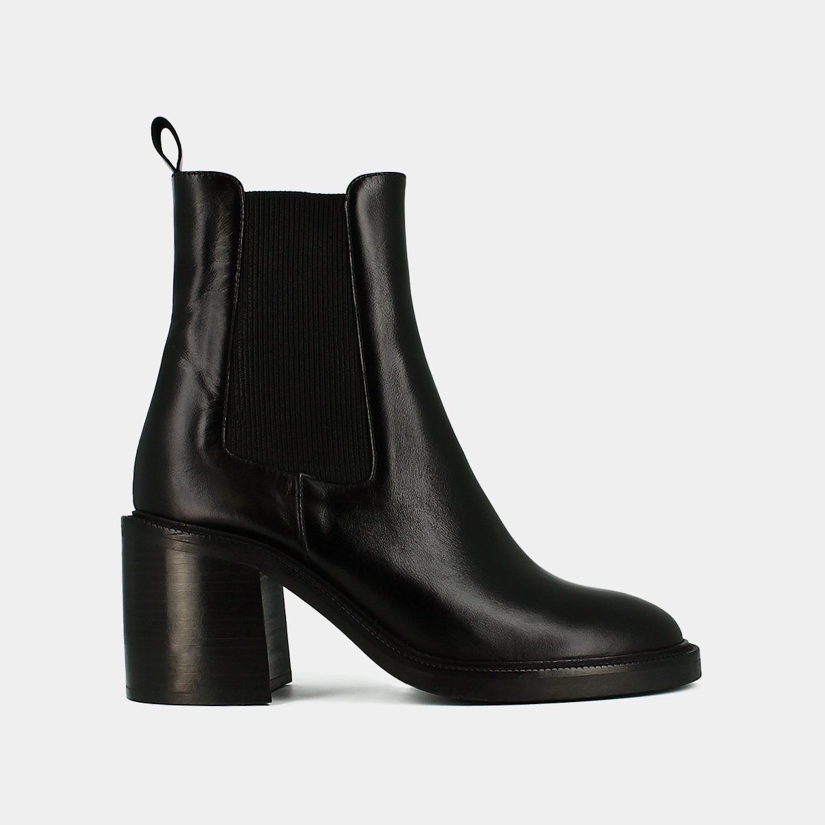 Ankle boots with heels in black leather | DOIGT