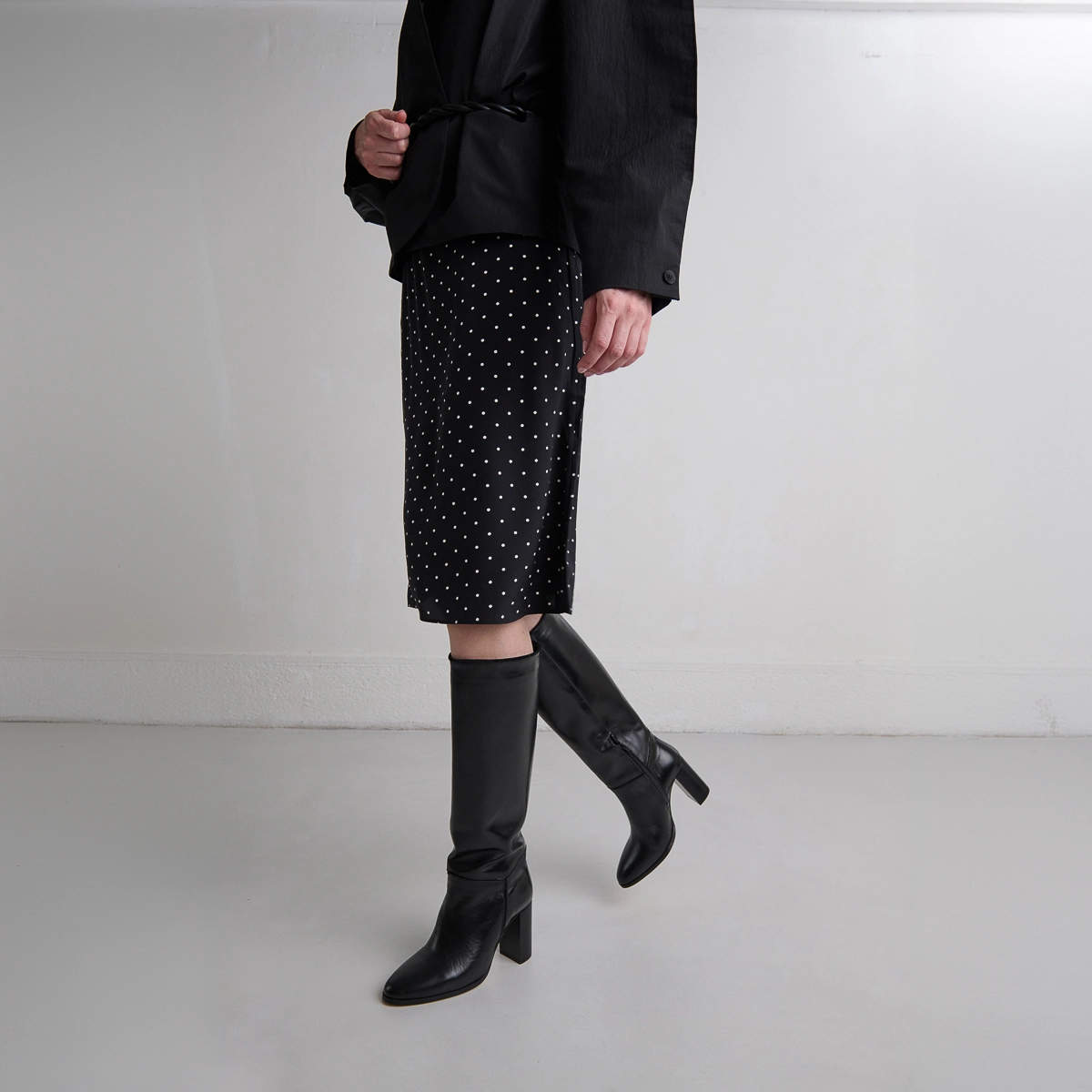 Boots in black leather and black velvet | VERSAILLES