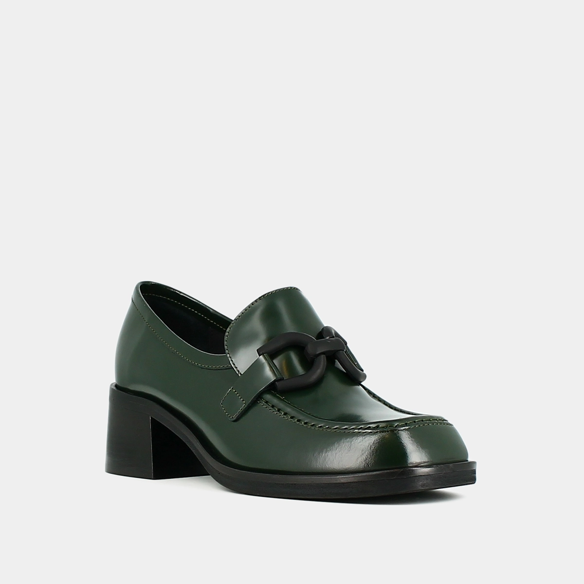 Loafers with heels in fir green shiny leather | DARKNET