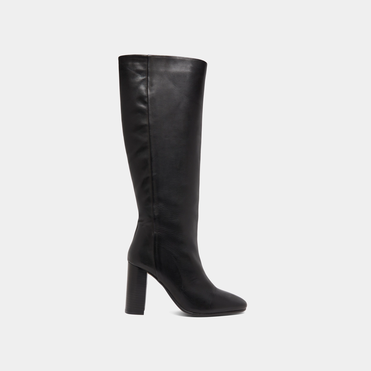 Boots with heels in black leather | VENEZUELA