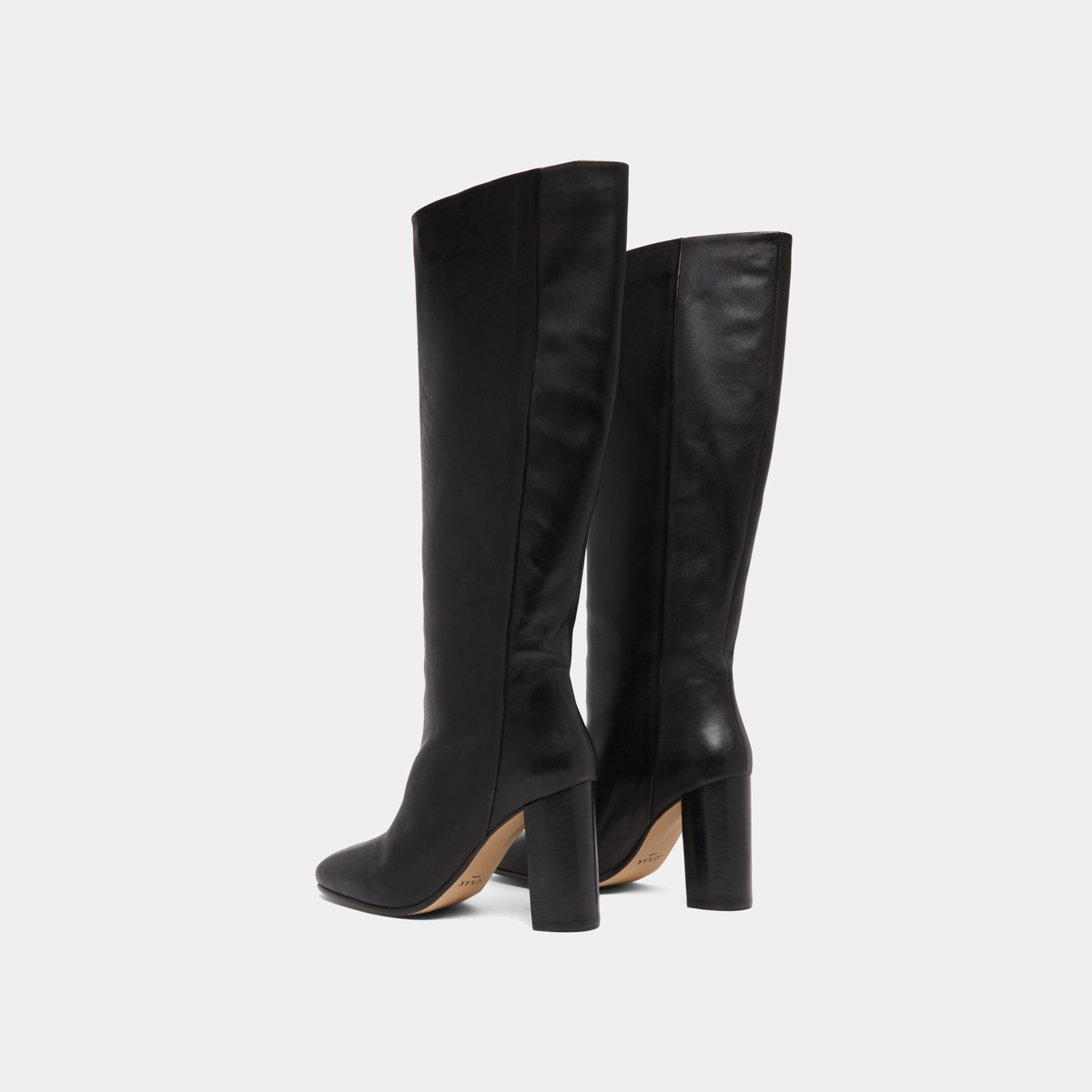 Boots with heels in black leather | VENEZUELA