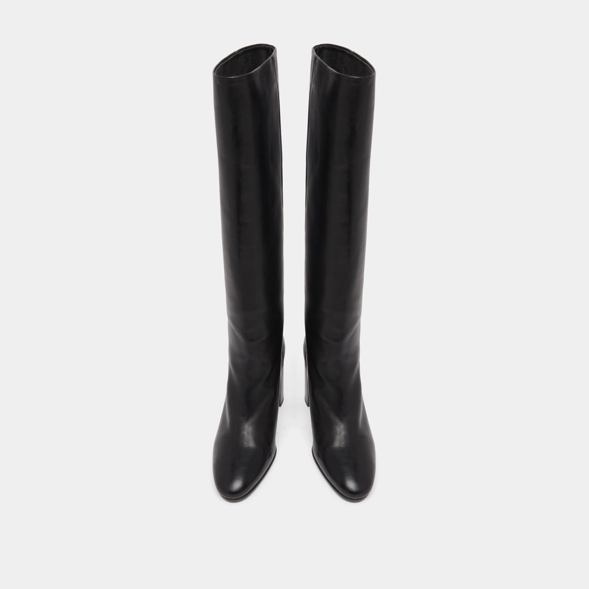 Boots with heels in black leather | VENEZUELA