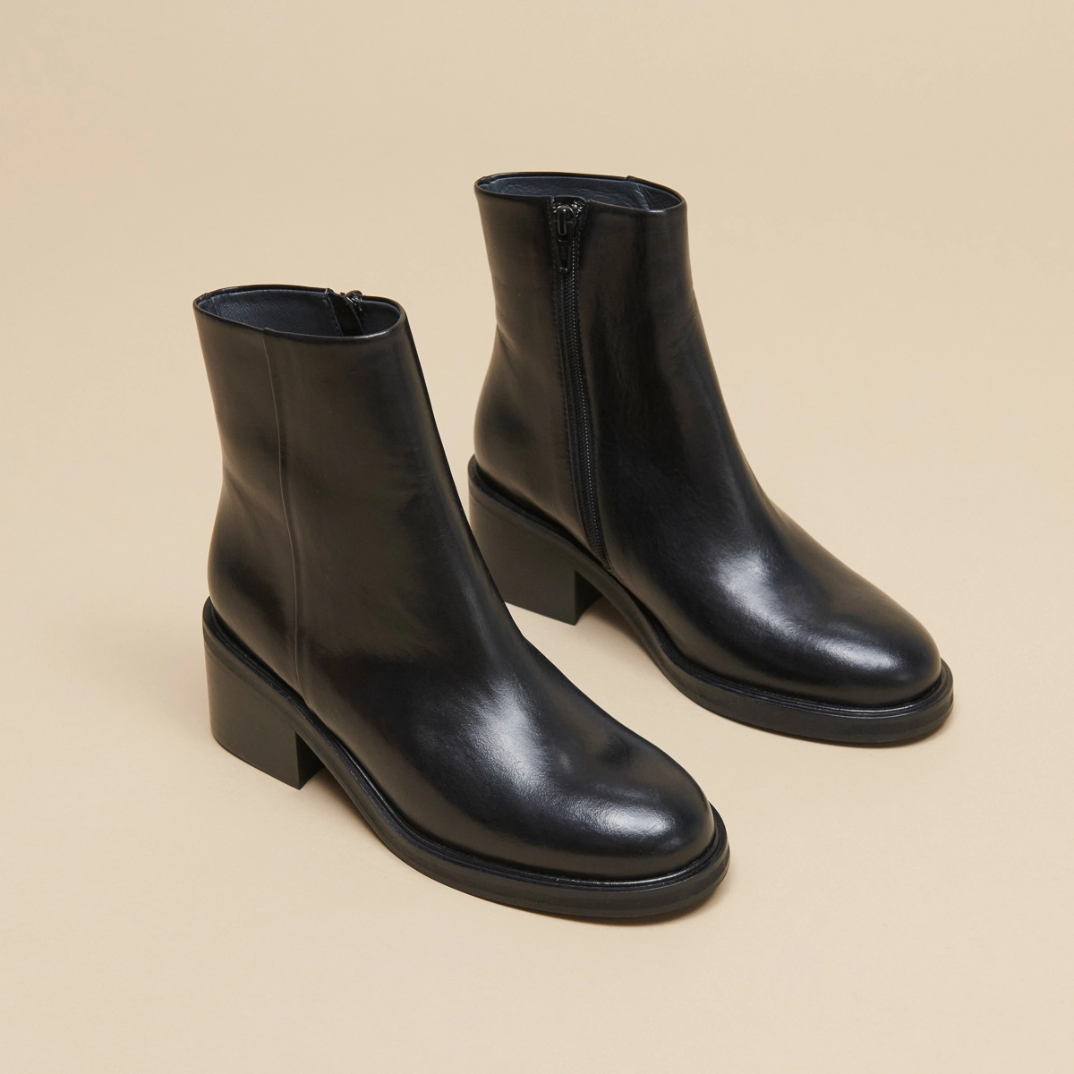 Boots with chunky heels in black leather | DANSEUSE