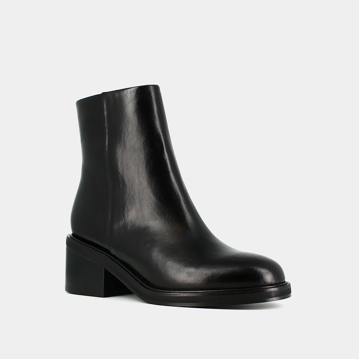 Boots with chunky heels in black leather | DANSEUSE