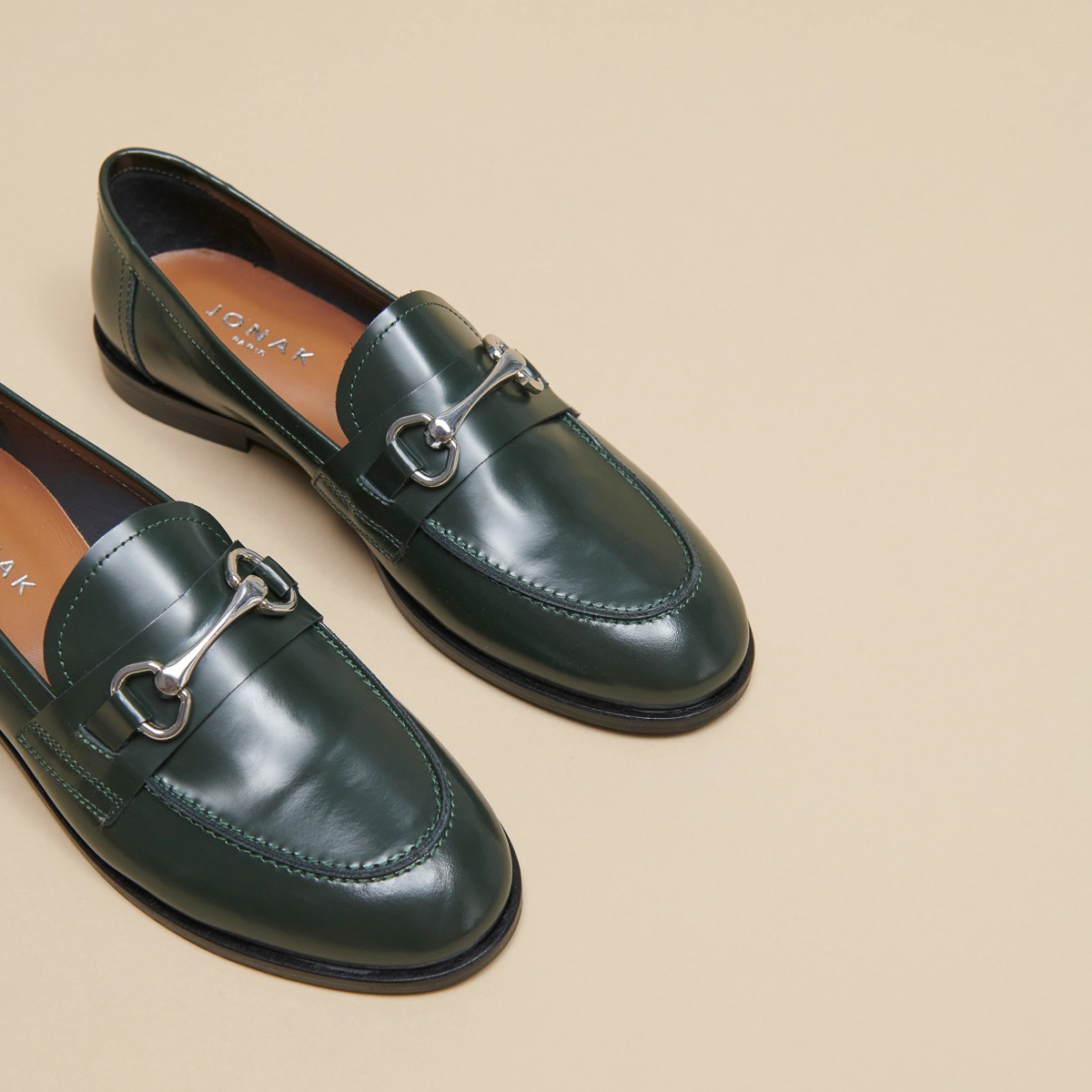 Loafers with silver bits in green glazed leather | DRAGUIGNAN