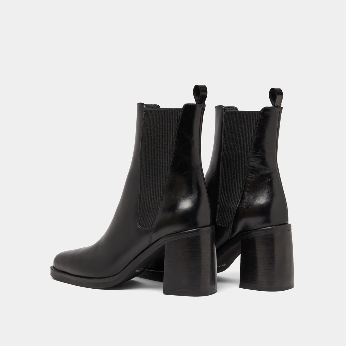 Heeled lowboots with elastics in black leather | DISCO