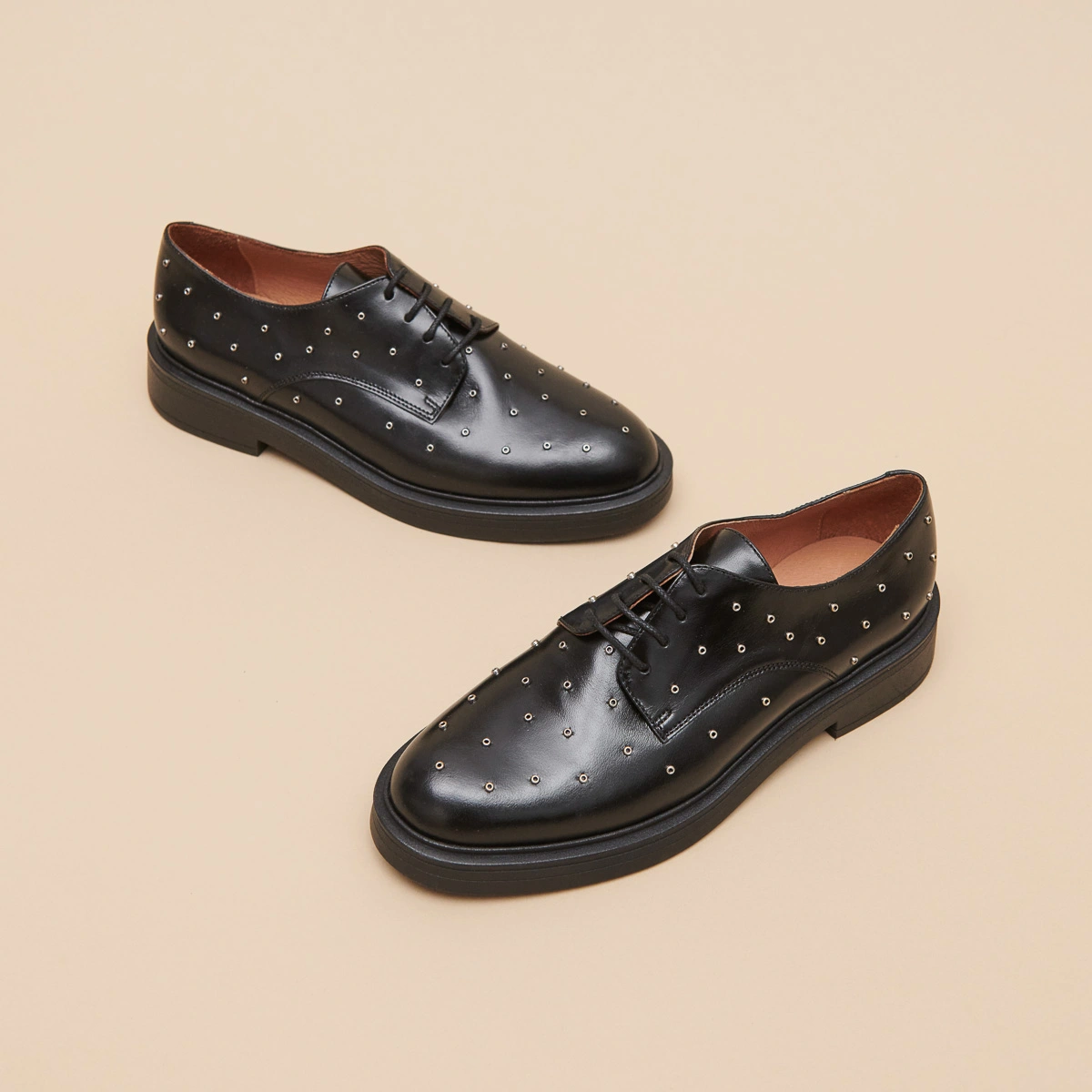 Derbies with silver details in black leather | ABEILLE