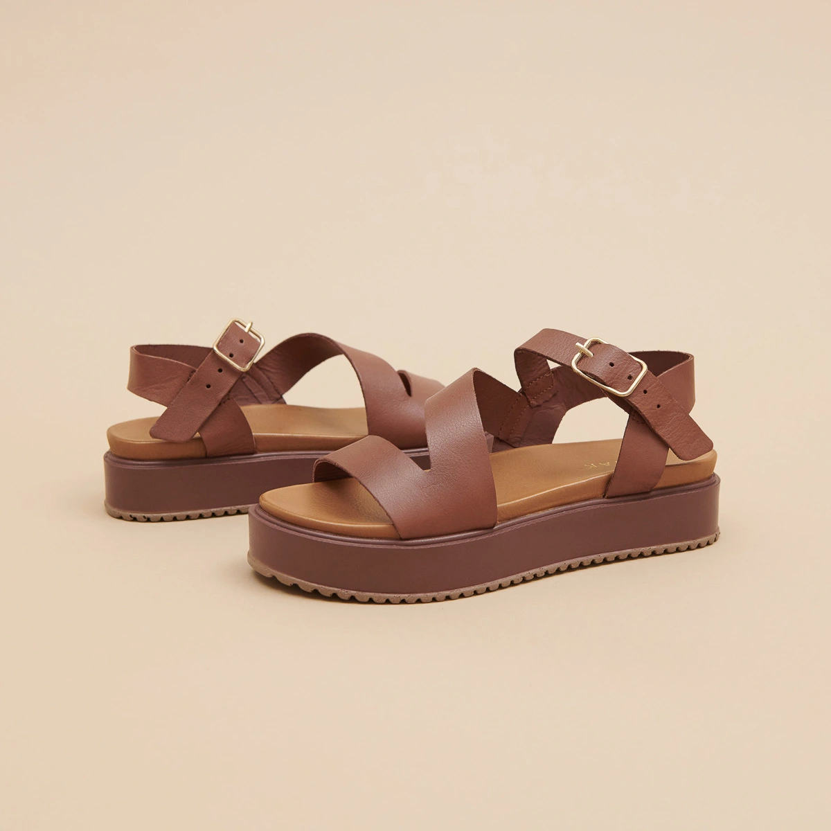 Platform sandals with straps in brown leather | ISAURE