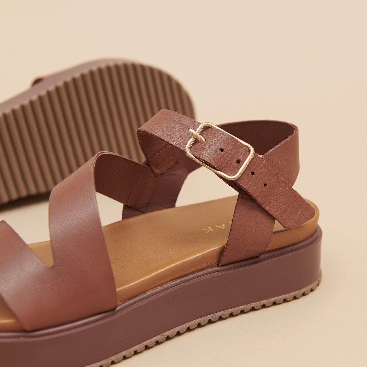 Platform sandals with straps in brown leather | ISAURE
