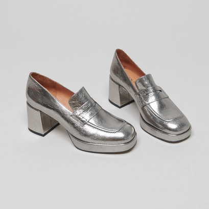 Loafers with platforms in silver leather | voltura