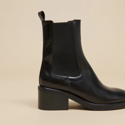Boots with elastics in black leather | demoiselle