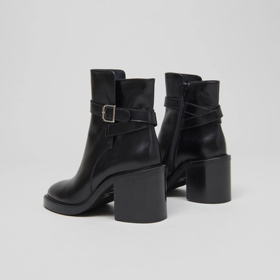 Ankle boots with high heels in black leather | dactylo