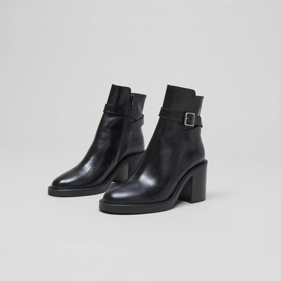 Ankle boots with high heels in black leather | dactylo