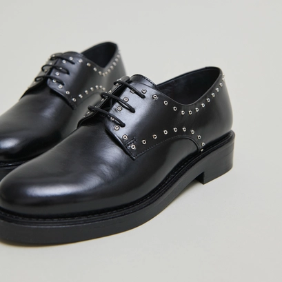 Derbies with silver details in black leather | daho