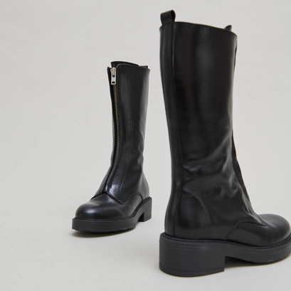 Boots with elastic bands in black distressed leather | alep