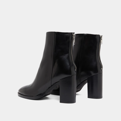 Ankle boots with heels black