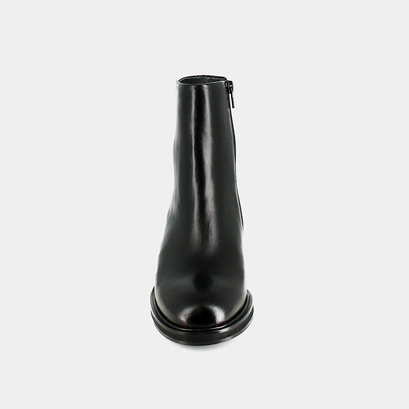 Boots with chunky heels in black leather | danseuse