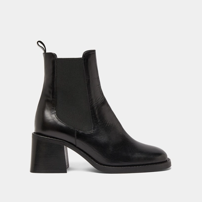 Ankle boots with elastics and chunky heels in black leather | duck