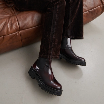 Lowboots with elastics in burgundy patinated leather | amandine