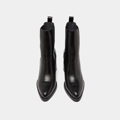 Heeled lowboots with elastics in black leather | disco