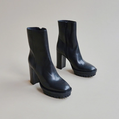 Ankle boots boots with heels and notched soles in black leather | donatien