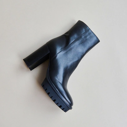 Ankle boots boots with heels and notched soles in black leather | donatien