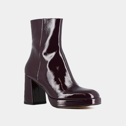 Heeled lowboots in dark purple patent | voris