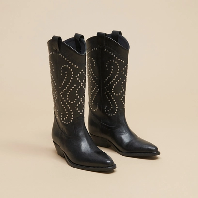 Boots with beveled heels in black leather | dynastie