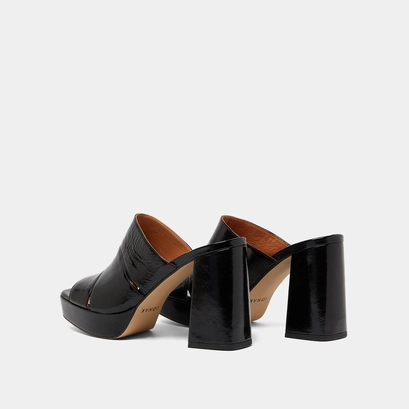 Mules with heels and open toes in black shiny leather | VAGABOND