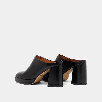 Heeled mules in black leather | volcan