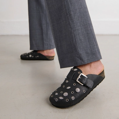 Mules with silver details in black grained leather | wasila
